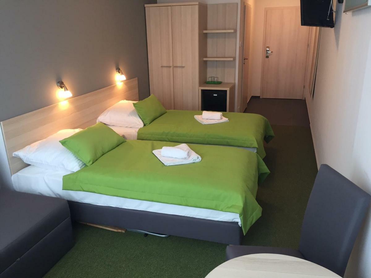 Hotel *** Nat